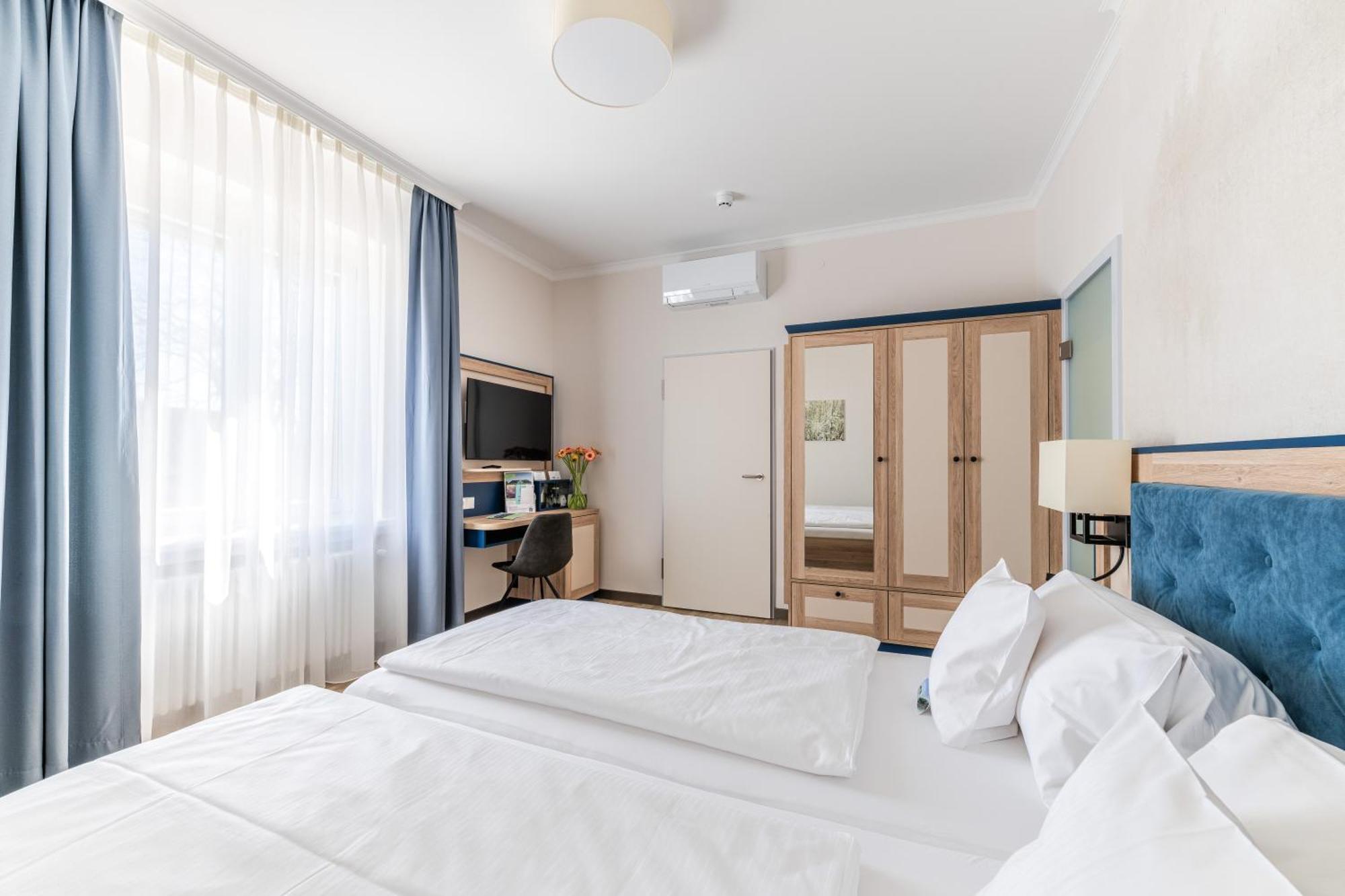 Strandhotel Loechnerhaus Đảo Đảo Reichenau Ngoại thất bức ảnh