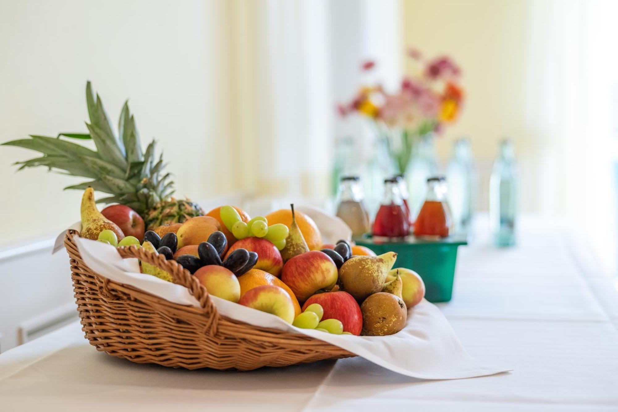 Strandhotel Loechnerhaus Đảo Đảo Reichenau Ngoại thất bức ảnh